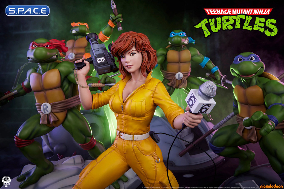 April O Neil Statue Teenage Mutant Ninja Turtles