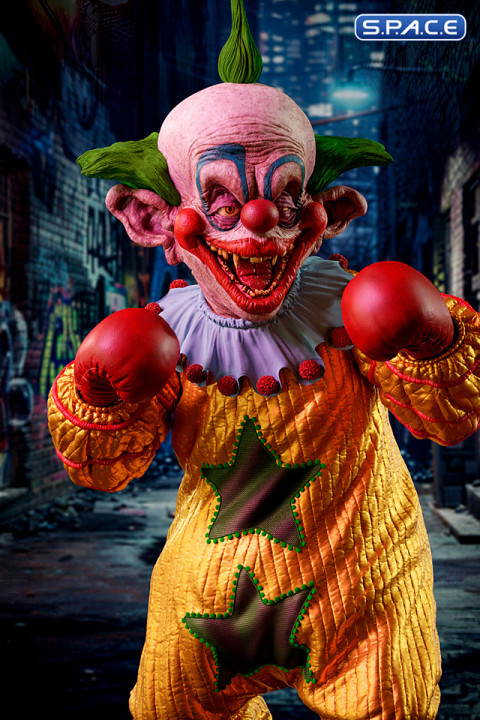 Killer klowns selling from outer space statue