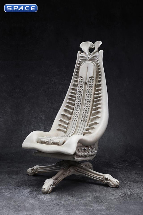 1/6 Scale Alien Skull Chair