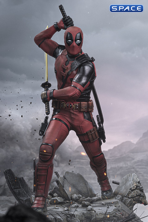 1/4 Scale Deadpool Legacy Replica Statue (Deadpool & Wolverine)