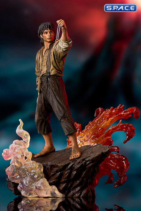 Frodo LOTR Deluxe Gallery PVC Statue (Lord of the Rings)