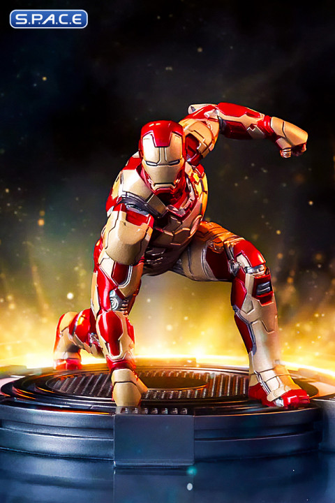 1/10 Scale Iron Man Mark 42 Art Scale Statue - 2023 Event Exclusive (Marvel)