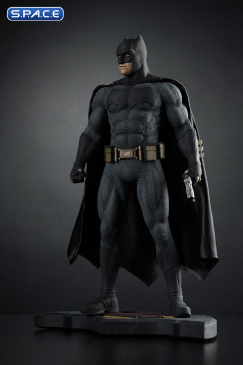 Batman Statue (Batman v Superman: Dawn of Justice)