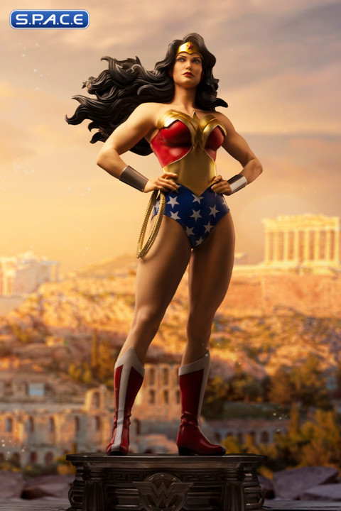 1/4 Scale Wonder Woman from DC Trinity Legacy Replica Statue (DC Comics)