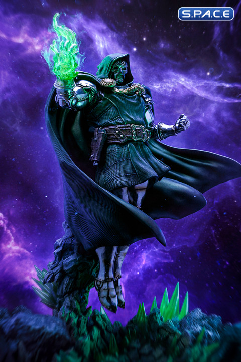 1/10 Scale Doctor Doom Deluxe Art Scale Statue (Marvel)