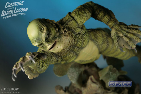 Creature From The Black Lagoon Premium Format Figure Universal Monsters