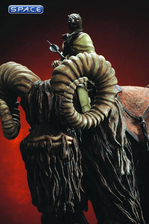 Bantha and Tusken Raider Statue (Star Wars)