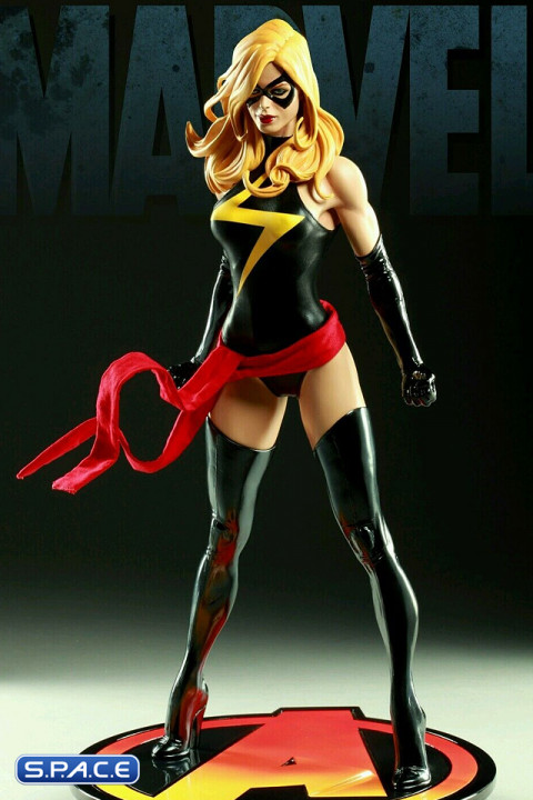 Ms. Marvel Premium Format Figure Sideshow Exclusive (Marvel)