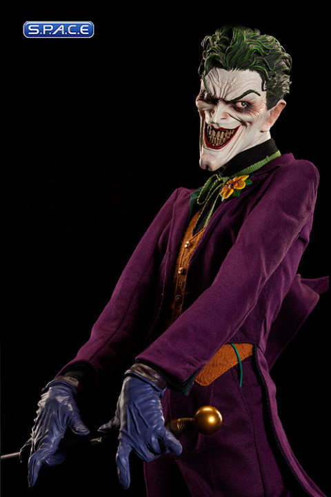 The Joker Premium Format Figure (DC Comics)