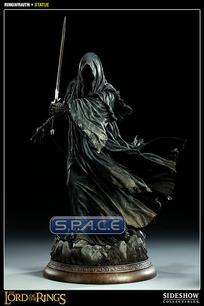 Ringwraith Statue (Lord of the Rings)