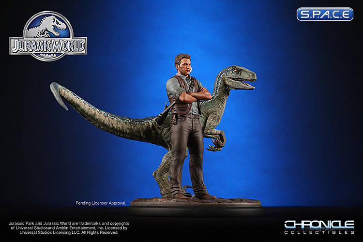 Owen And Blue Statue Jurassic World 1570