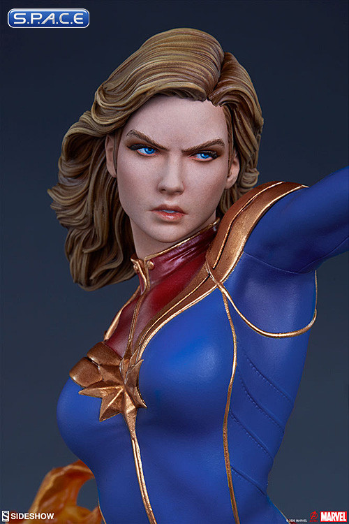 Captain Marvel Avengers Assemble Statue Marvel