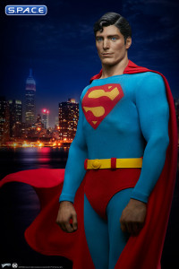 Superman Premium Format Figure (Superman: The Movie)