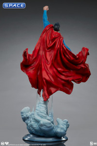 Superman Premium Format Figure (DC Comics)