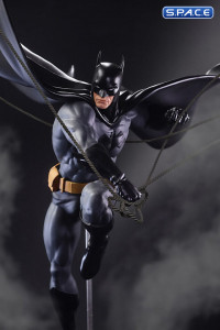 Batman Designer Series Statue by Dan Mora (DC Comics)