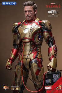 1/6 Scale Iron Man Mark XLII 2.0 Movie Masterpiece MMS758D65 (Iron Man 3)