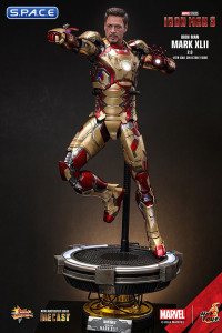 1/6 Scale Iron Man Mark XLII 2.0 Movie Masterpiece MMS758D65 (Iron Man 3)