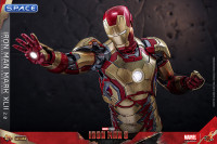 1/6 Scale Iron Man Mark XLII 2.0 Movie Masterpiece MMS758D65 (Iron Man 3)