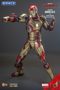 1/6 Scale Iron Man Mark XLII 2.0 Deluxe Version Movie Masterpiece MMS759D66 (Iron Man 3)