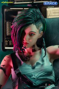 Judy Alvarez Statue (Cyberpunk 2077)