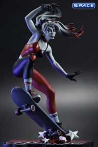 Harley Quinn red, white & black Statue by Ivan Tao (DC Comics)