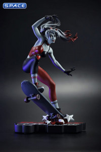 Harley Quinn red, white & black Statue by Ivan Tao (DC Comics)