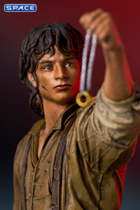 Frodo LOTR Deluxe Gallery PVC Statue (Lord of the Rings)