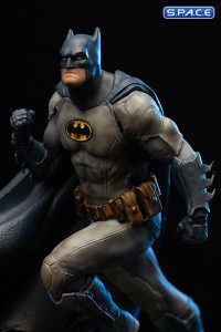 1/10 Scale Batman on Bat-Signal Art Scale Statue - 2023 Event Exclusive (DC Comics)