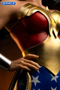 1/4 Scale Wonder Woman from DC Trinity Legacy Replica Statue (DC Comics)