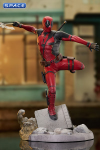 Deadpool Gallery PVC Statue (Deadpool & Wolverine)