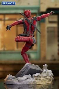 Deadpool Gallery PVC Statue (Deadpool & Wolverine)