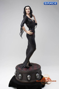 Vampira Queen of the Ghouls Statue