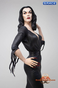 Vampira Queen of the Ghouls Statue