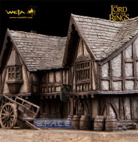 The Prancing Pony Diorama (The Lord of the Rings)