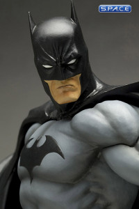 1/6 Scale Batman Black Costume ARTFX Statue (Batman)