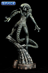 Alien Warrior Statue (Aliens)