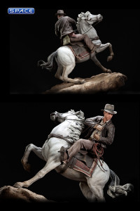 Indiana Jones Pursuit of the Ark Statue (Indiana Jones - Raiders of the Lost Ark)