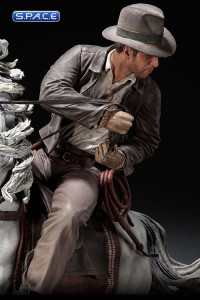 Indiana Jones Pursuit of the Ark Statue (Indiana Jones - Raiders of the Lost Ark)