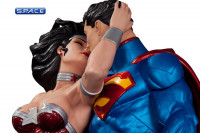 Superman & Wonder Woman The Kiss Statue (DC Comics)